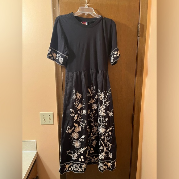 Johnny Was Domingo Linen Knit Mix Dress in Black - Picture 5 of 9